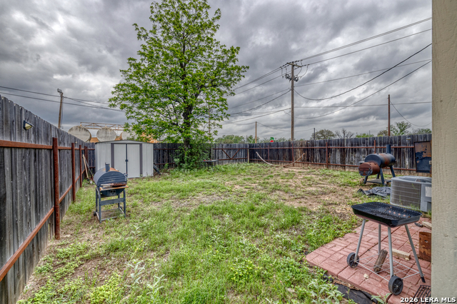 Image 22 of 34 For 411 Calera W