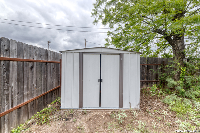 Image 24 of 34 For 411 Calera W