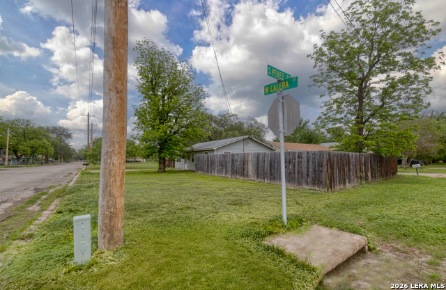 Image 3 of 34 For 411 Calera W