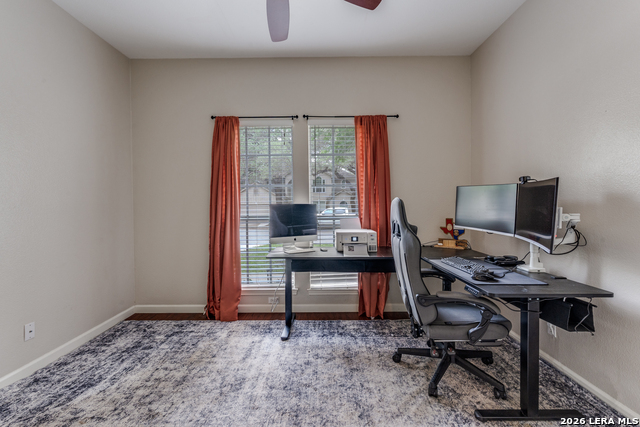 Listing photo id 10 for 2310 Oak Castle