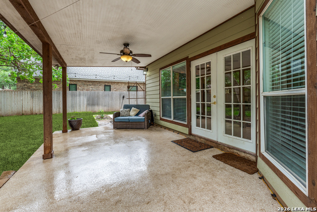 Listing photo id 21 for 2310 Oak Castle