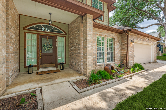 Listing photo id 1 for 2310 Oak Castle