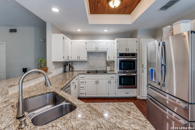 Listing photo id 6 for 2310 Oak Castle