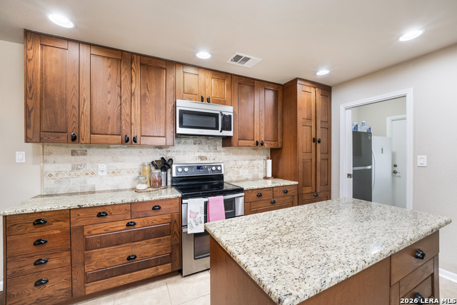 Image 22 of 70 For 1252 Abbotsbury