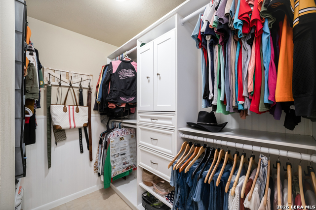 Image 43 of 70 For 1252 Abbotsbury