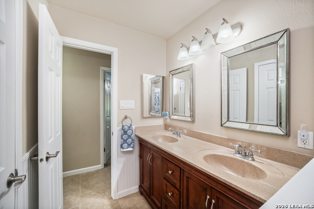 Image 49 of 70 For 1252 Abbotsbury