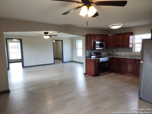 Image 7 of 16 For 20335 Campbellton Rd