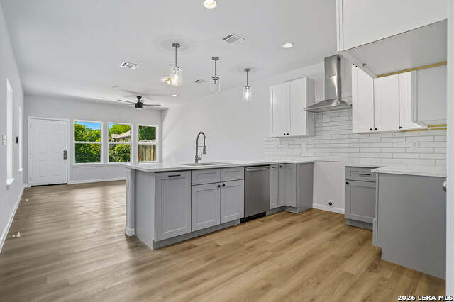 Image 11 of 25 For 1958 Crockett E