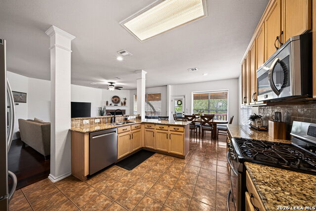 Image 11 of 36 For 2202 Encino Dew