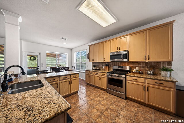 Image 12 of 36 For 2202 Encino Dew