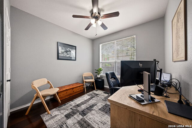 Image 17 of 36 For 2202 Encino Dew