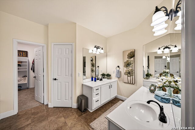 Image 20 of 36 For 2202 Encino Dew