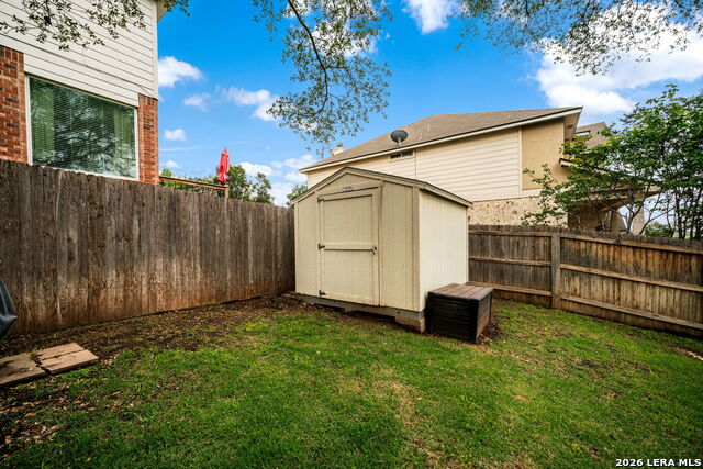 Image 33 of 36 For 2202 Encino Dew