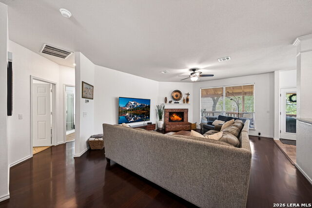 Image 7 of 36 For 2202 Encino Dew