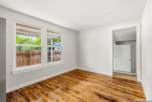 Image 11 of 25 For 628 Fleming St