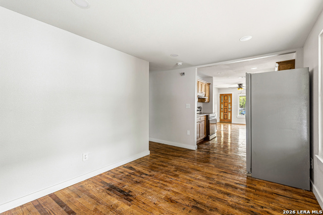 Image 12 of 25 For 628 Fleming St