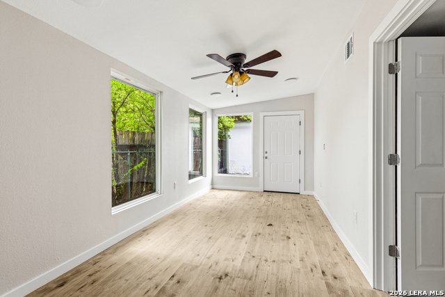 Image 16 of 25 For 628 Fleming St