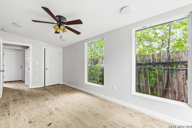 Image 17 of 25 For 628 Fleming St