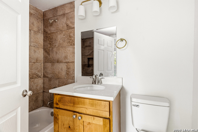 Image 18 of 25 For 628 Fleming St