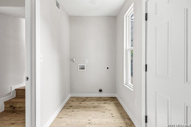 Image 19 of 25 For 628 Fleming St