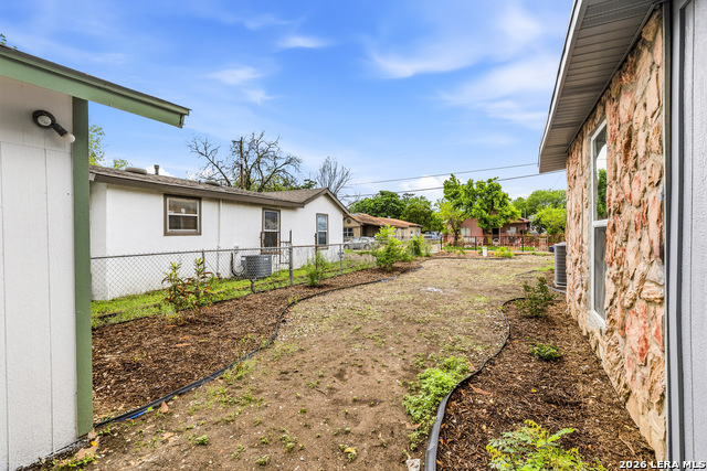 Image 21 of 25 For 628 Fleming St