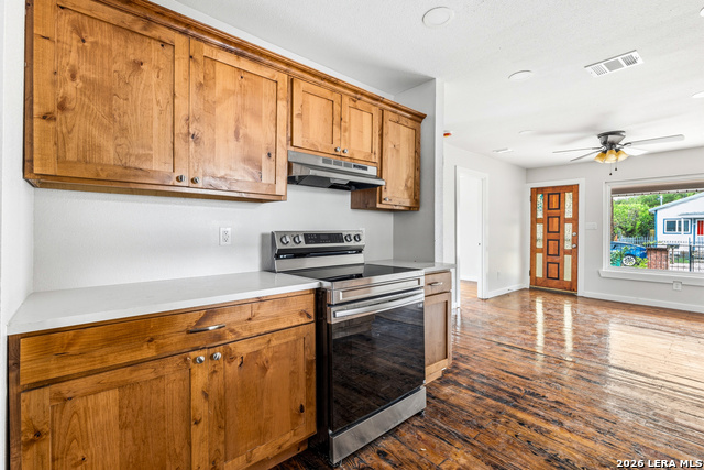 Image 5 of 25 For 628 Fleming St