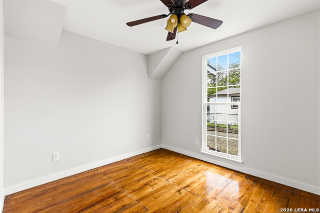 Image 9 of 25 For 628 Fleming St