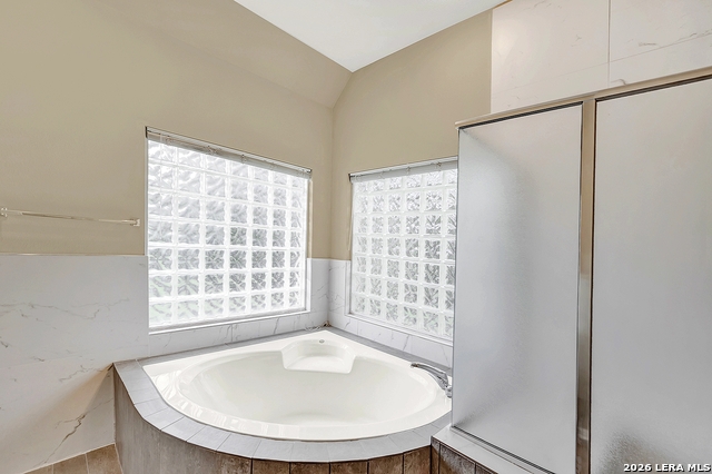 Image 32 of 72 For 21107 Paradise Pass