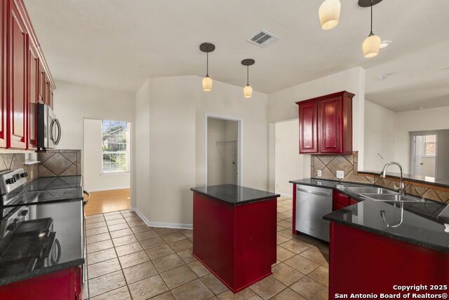 Image 11 of 42 For 22302 Verde Knoll