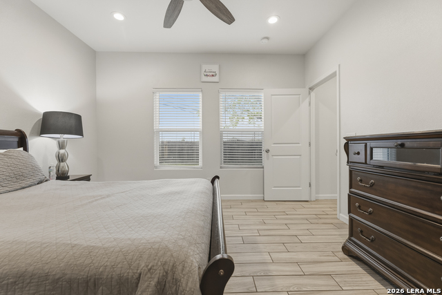 Image 25 of 31 For 128 Sharer St