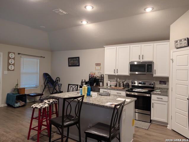 Image 21 of 26 For 7038 Emerald