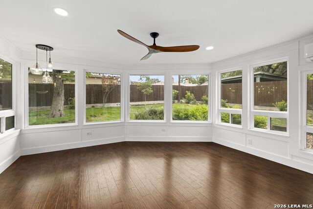 Image 19 of 44 For 9231 Bingham Dr