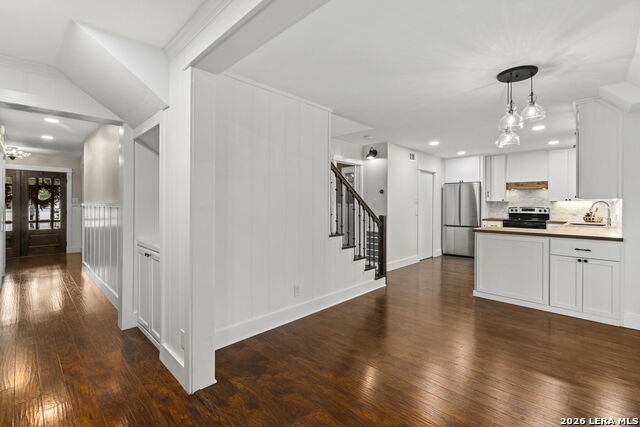 Image 7 of 44 For 9231 Bingham Dr