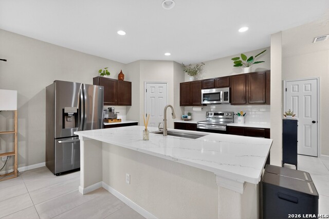 Image 10 of 37 For 4815 Badland Beacon