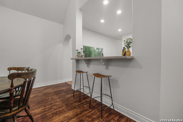 Image 11 of 66 For 8330 Wayside Crk