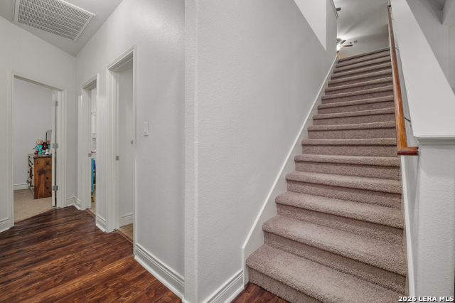 Image 17 of 66 For 8330 Wayside Crk