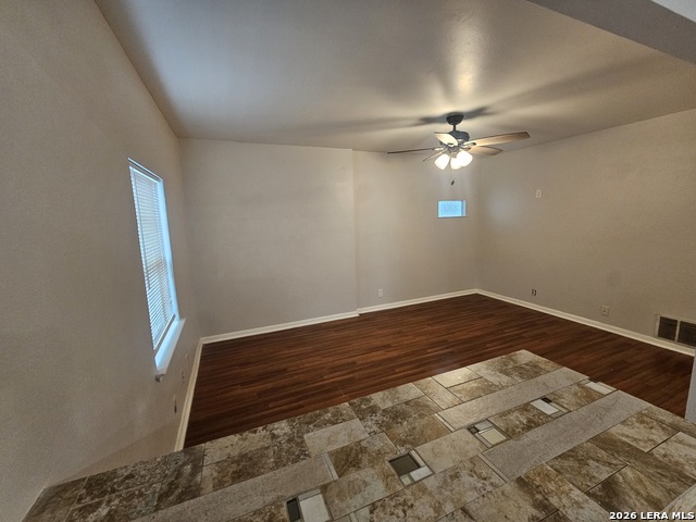 Image 8 of 17 For 235 Sunnyland  237