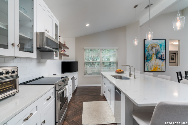 Image 14 of 44 For 16930 Summer Creek Dr