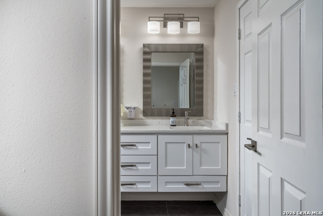 Image 19 of 44 For 16930 Summer Creek Dr