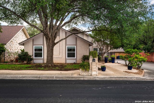 Image 2 of 44 For 16930 Summer Creek Dr