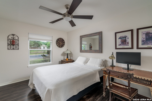 Image 26 of 44 For 16930 Summer Creek Dr