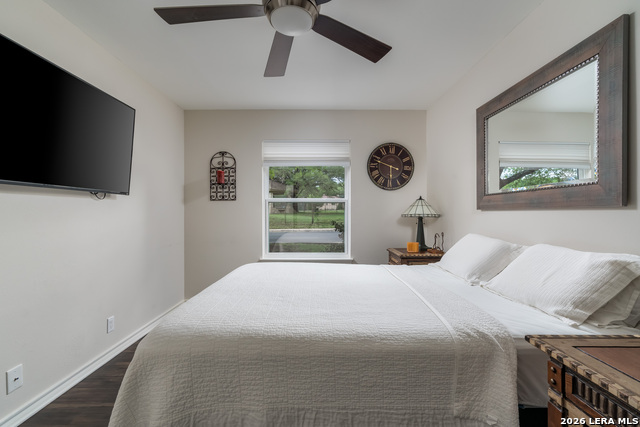 Image 27 of 44 For 16930 Summer Creek Dr