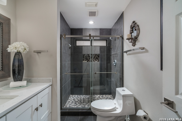 Image 28 of 44 For 16930 Summer Creek Dr