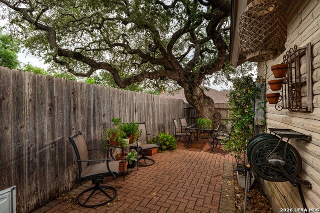 Image 35 of 44 For 16930 Summer Creek Dr