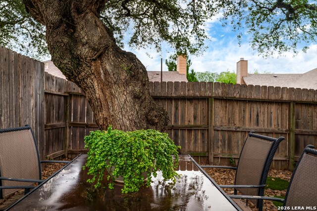 Image 37 of 44 For 16930 Summer Creek Dr