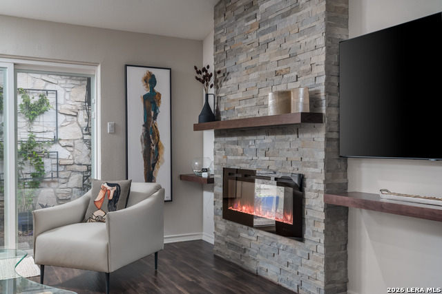 Image 8 of 44 For 16930 Summer Creek Dr