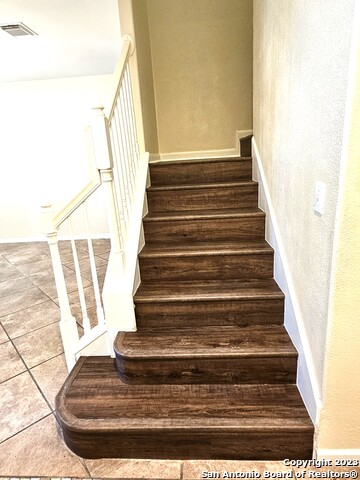 Image 18 of 37 For 1507 Lookout Pt