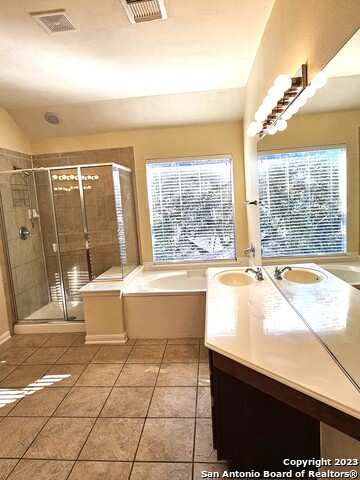 Image 20 of 37 For 1507 Lookout Pt