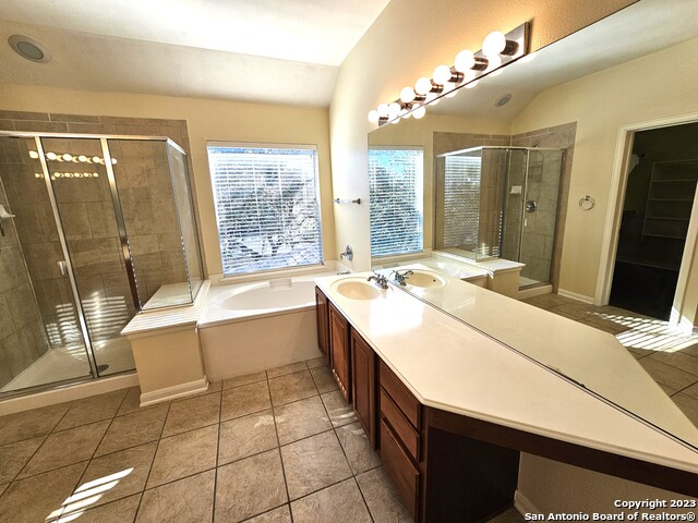 Image 22 of 37 For 1507 Lookout Pt