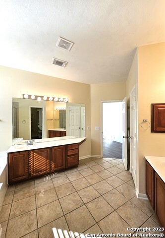 Image 23 of 37 For 1507 Lookout Pt